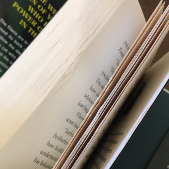 3/$20 📚 Power of Three Warriors, Long Shadows, Erin Hunter, Hardcover - Picture 9 of 9